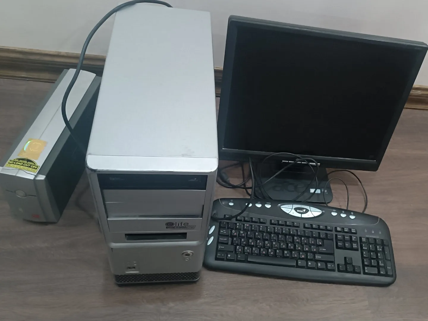 Kompýuter Acer, monitora soz yok, Usb soz yok, prosessoryn diski sagdyn, ussa gorkezip barladyp alyp bilersiniz — фото 1