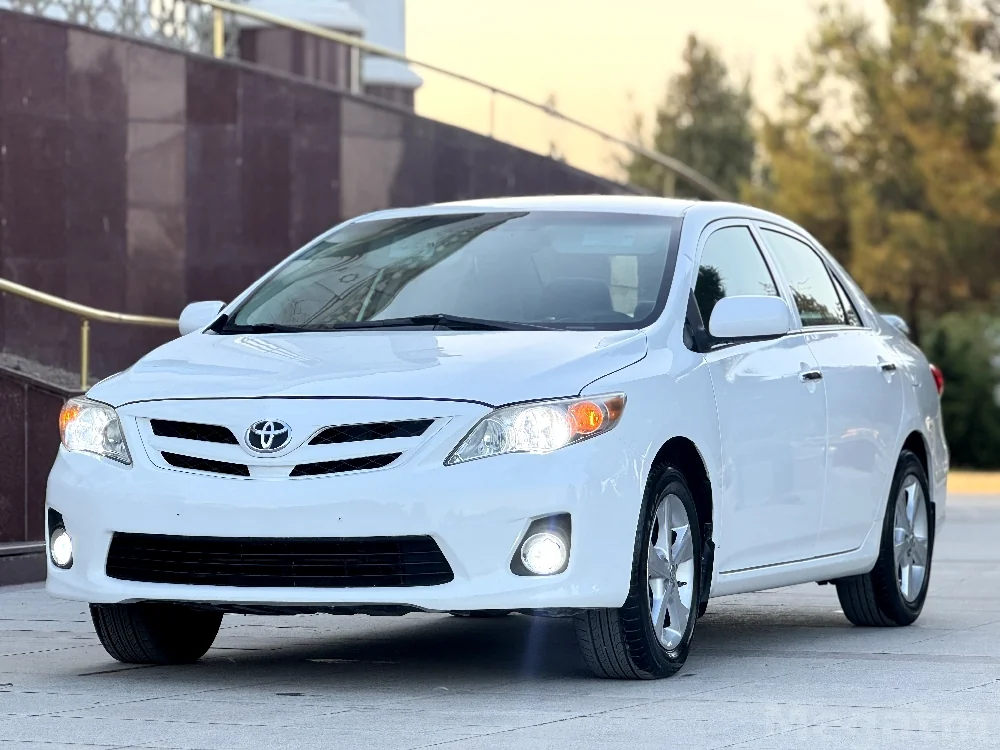 Toyota Corolla — фото 1