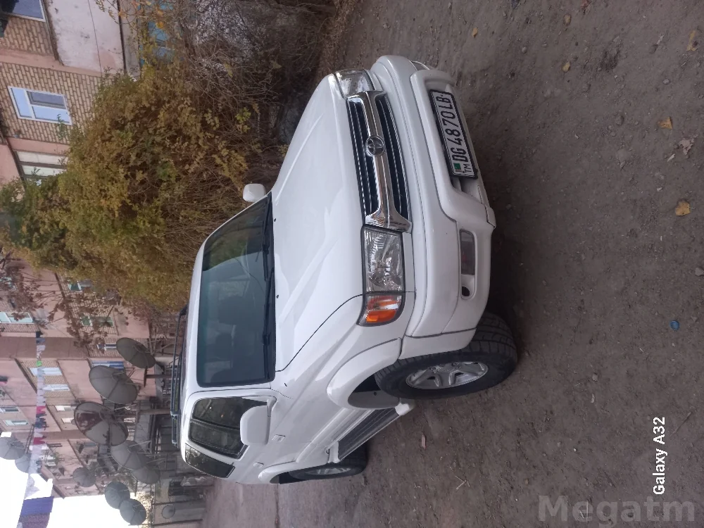 Toyota 4Runner — фото 1