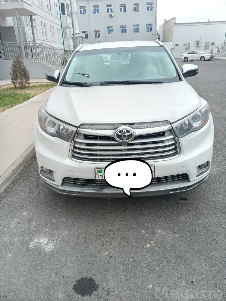 Toyota Highlander — фото 1