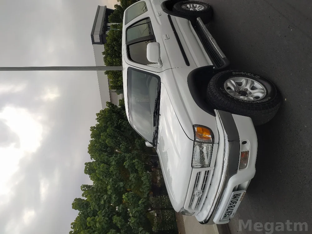 Toyota 4Runner — фото 1