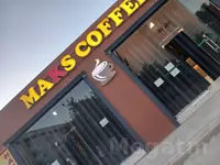 кафе все имеется внутри..
